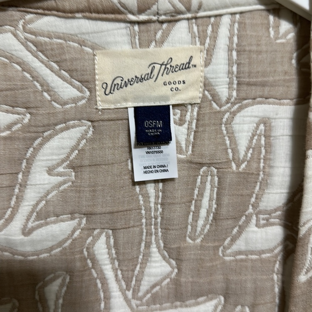 Universal Threads - Picture 4 of 4
